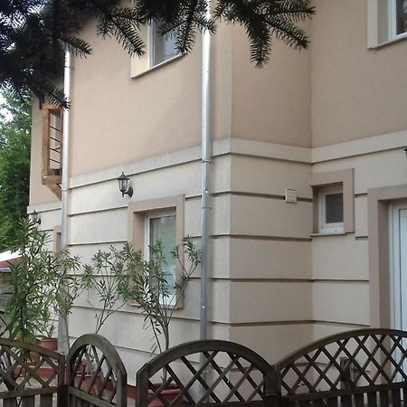 Sorompo Vendeghaz Hotel Balatonkenese Buitenkant foto