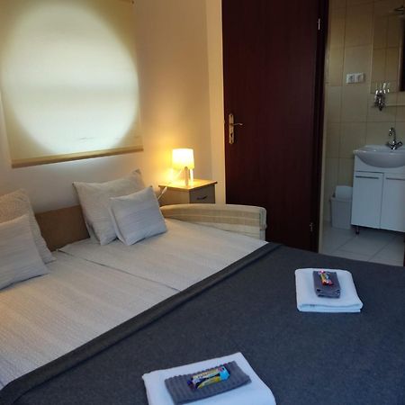 Sorompo Vendeghaz Hotel Balatonkenese Buitenkant foto