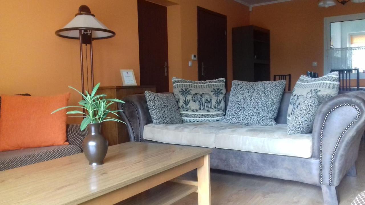 Sorompo Vendeghaz Hotel Balatonkenese Buitenkant foto