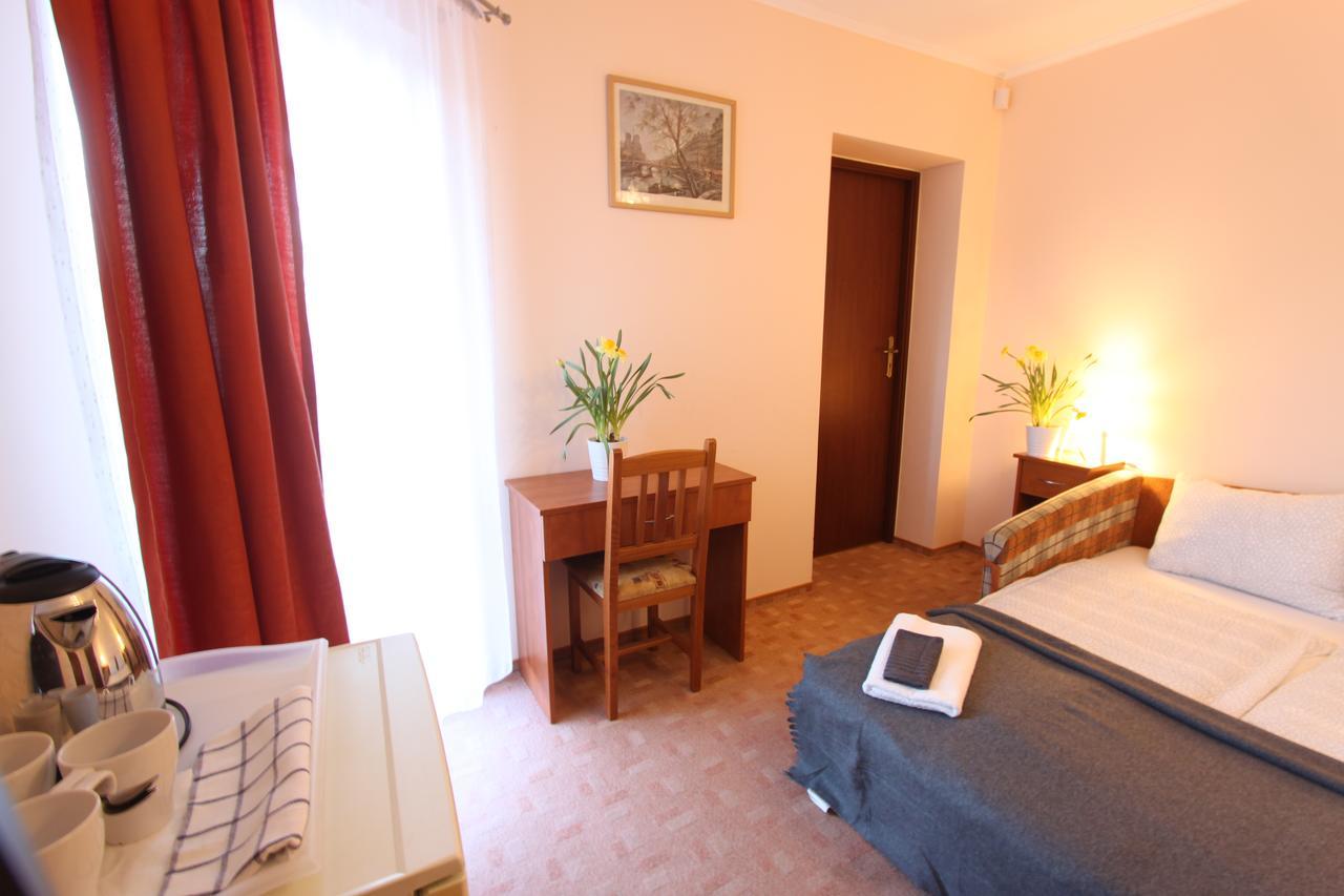 Sorompo Vendeghaz Hotel Balatonkenese Buitenkant foto