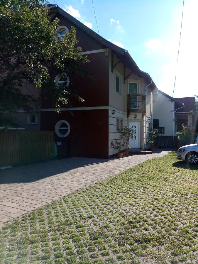 Sorompo Vendeghaz Hotel Balatonkenese Buitenkant foto