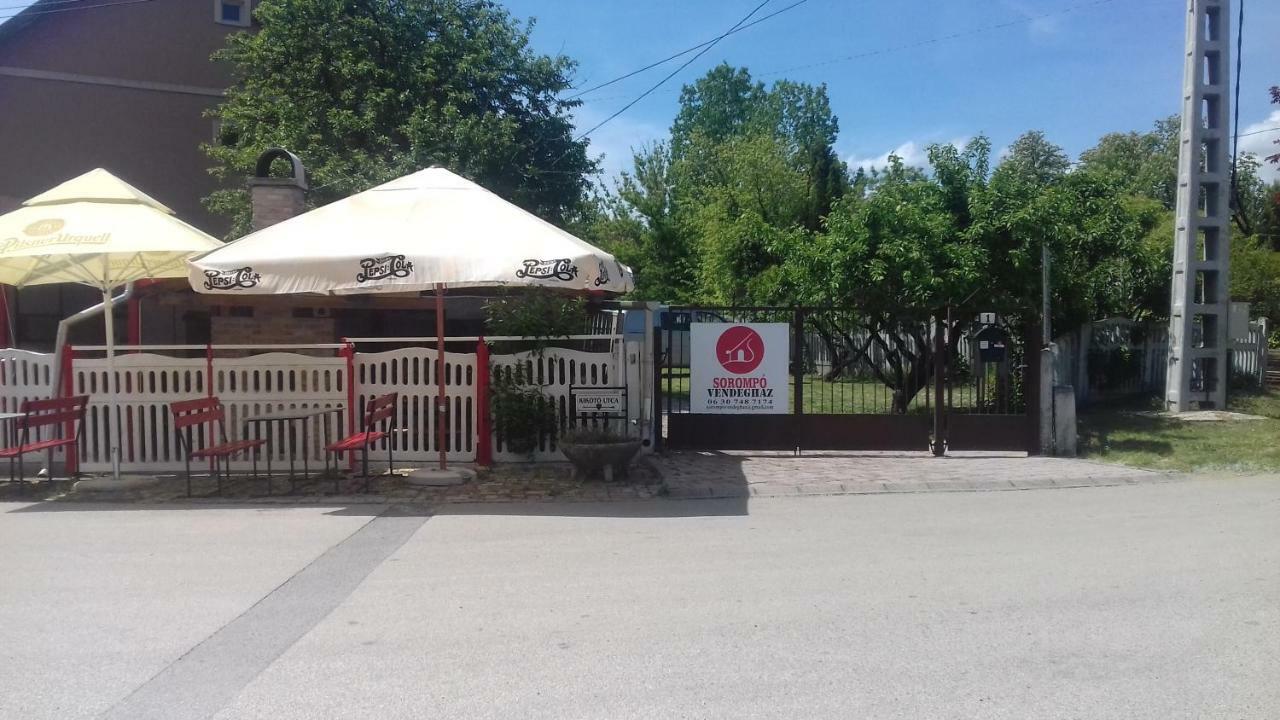 Sorompo Vendeghaz Hotel Balatonkenese Buitenkant foto