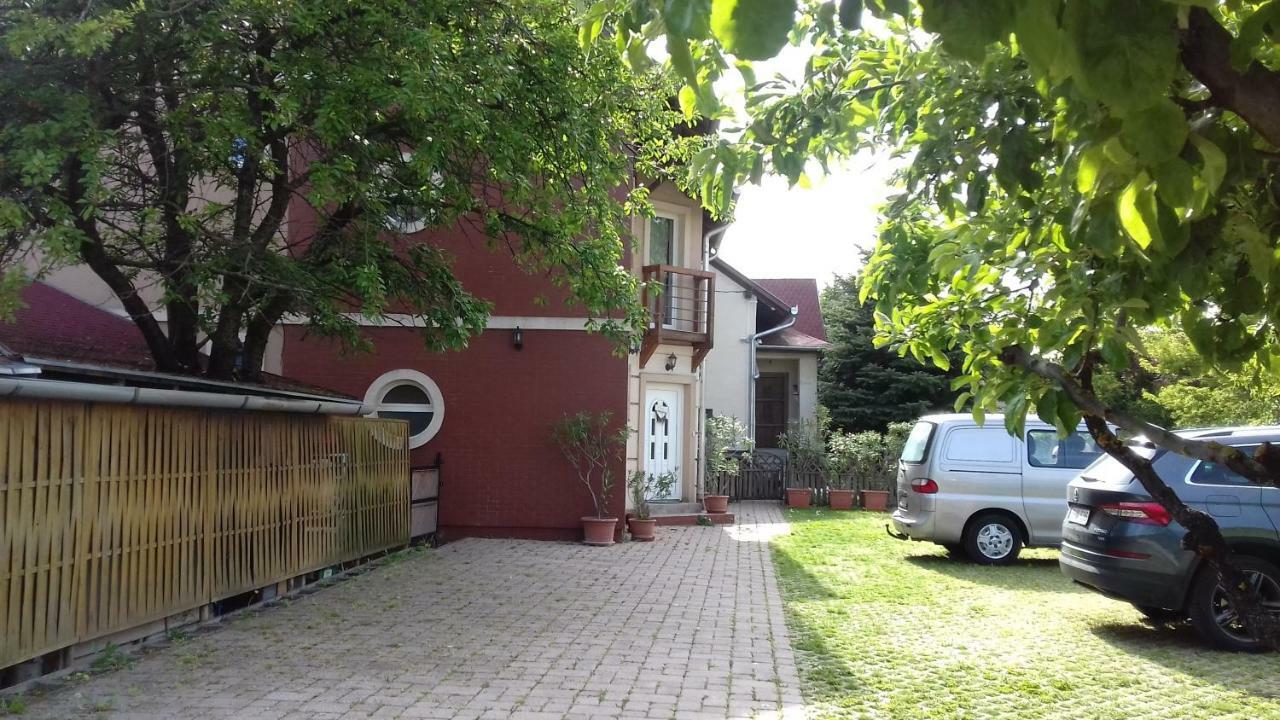 Sorompo Vendeghaz Hotel Balatonkenese Buitenkant foto