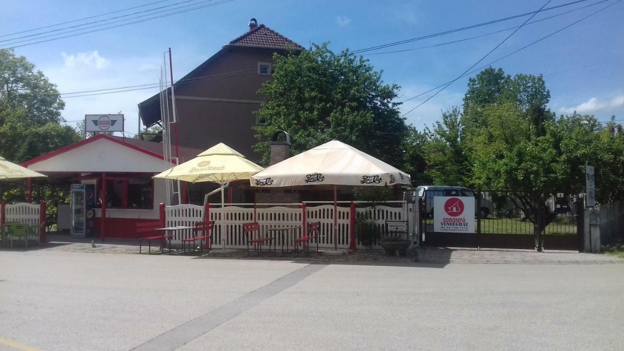 Sorompo Vendeghaz Hotel Balatonkenese Buitenkant foto