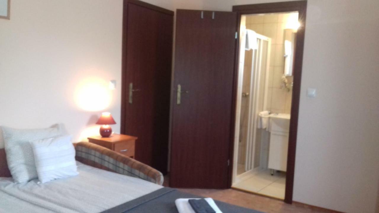 Sorompo Vendeghaz Hotel Balatonkenese Buitenkant foto